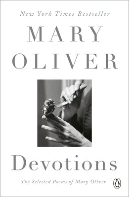 Cover Image for Devotions: A Read with Jenna Pick: The Selected Poems of Mary Oliver -- Mary Oliver, Paperback