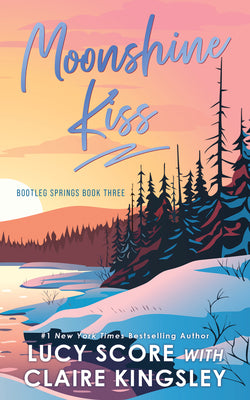 Cover Image for Moonshine Kiss -- Lucy Score, Paperback