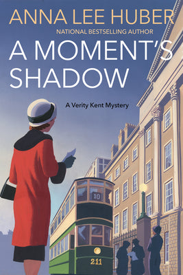 Cover Image for A Moment's Shadow -- Anna Lee Huber, Paperback